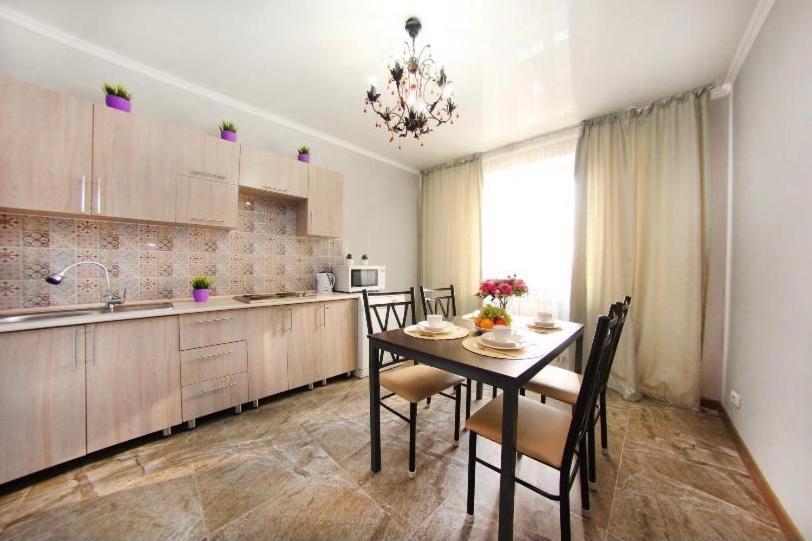 1 Ком Апартамент Аристократа В Самом Сердце Алматы Almaty Bagian luar foto